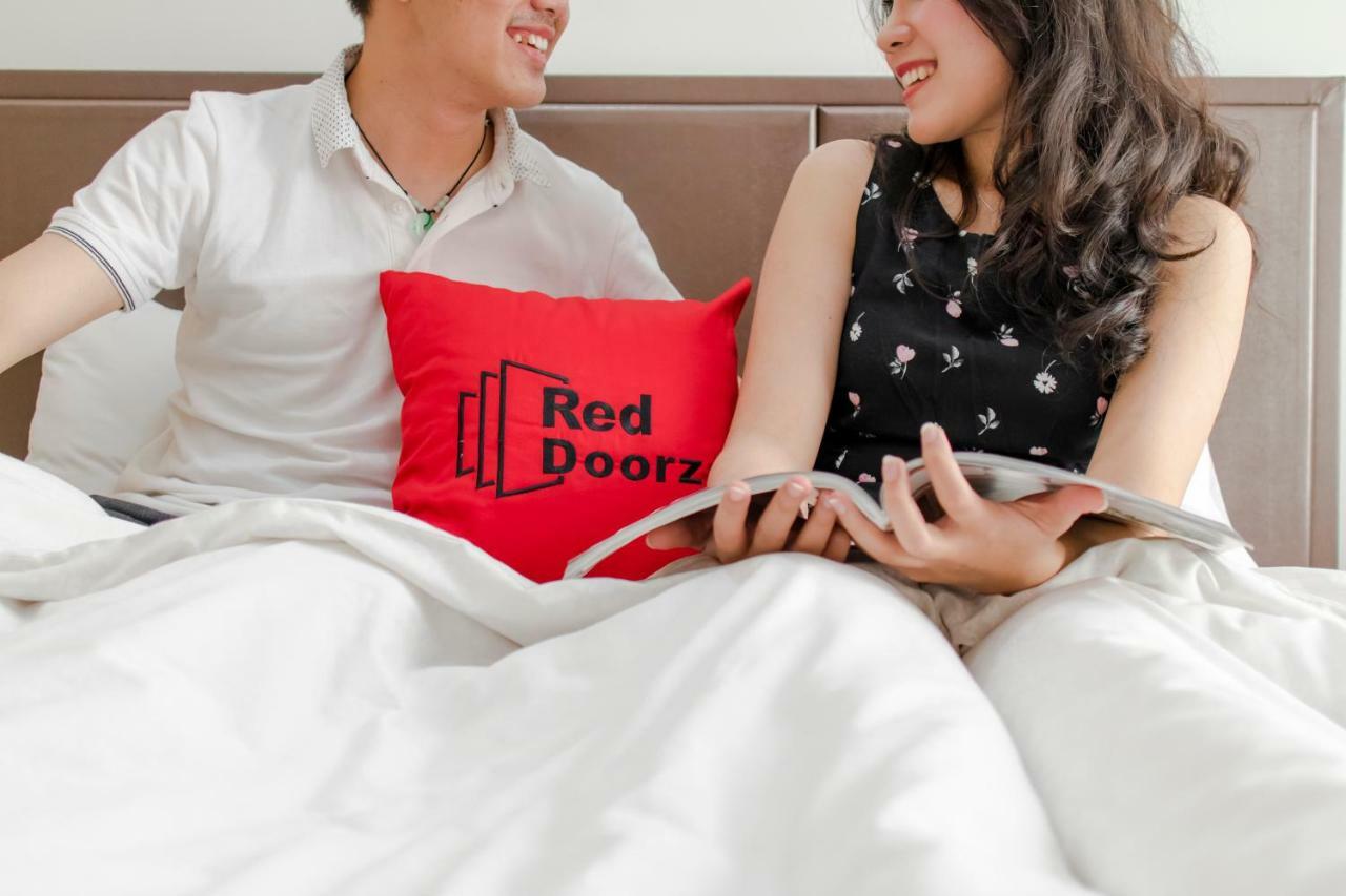 Reddoorz Plus Near Tan Dinh Market Ho Chi Minh City Exterior photo